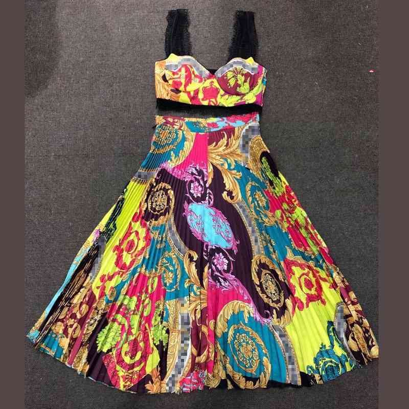 New Women's Two Piece Sets Spaghetti Strap Sleeveless Tops Pleated Long Skirt Female Sexy Printed Two Piece Sets Runway Women Suit E09 I32L, Black
New Women's Two Piece Sets Spaghetti Strap Sleeveless Tops Pleated Long Skirt Female Sexy Printed Two Piece Sets Runway Women Suit E09 I32L, Black