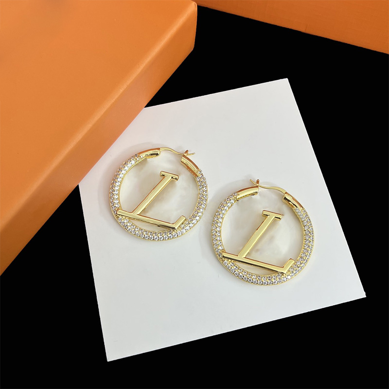 Womens Designer Earring Diamonds Classic Letter Ear Studs Jewelry Earrings Elegant Lady Luxury Brand Golden Jariser
Womens Designer Earring Diamonds Classic Letter Ear Studs Jewelry Earrings Elegant Lady Luxury Brand Golden Jariser