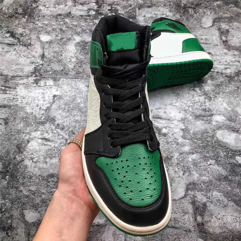 TOP Authentic 1 Pine Green Court Purple Men Women Athletic Shoes Black 575441-501 575441-302 Sports Retro Sneakers With OG box
TOP Authentic 1 Pine Green Court Purple Men Women Athletic Shoes Black 575441-501 575441-302 Sports Retro Sneakers With OG box