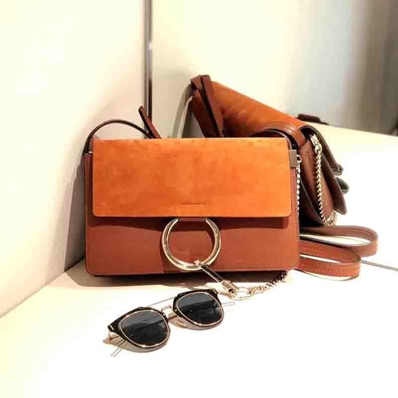 Fashion Women Shoulder Bags Luxurys Lady Classic Ring Chain Crossbody Small Totes High Quality Designers Girl Handbags Delicate Gift, White1
Fashion Women Shoulder Bags Luxurys Lady Classic Ring Chain Crossbody Small Totes High Quality Designers Girl Handbags Delicate Gift, White1