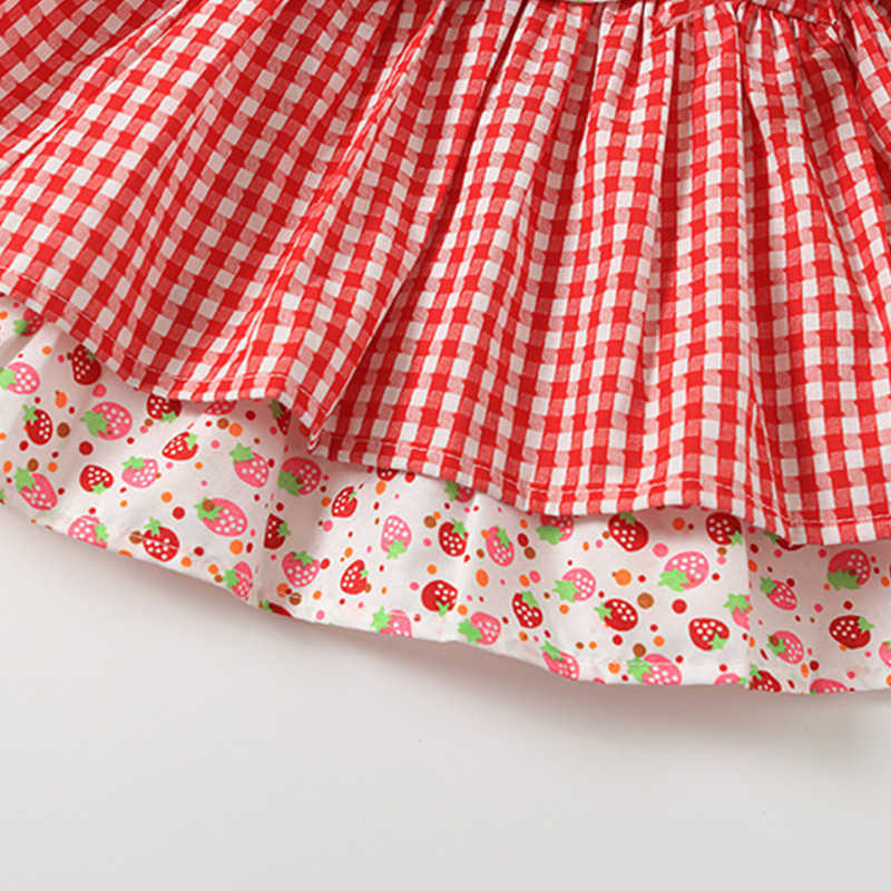 Summer Toddler Girl Dresses Vintage Lolita Cotton Dress Strawberry Embroidery Plaid Princess Costume Party Clothing for Baby Q0716