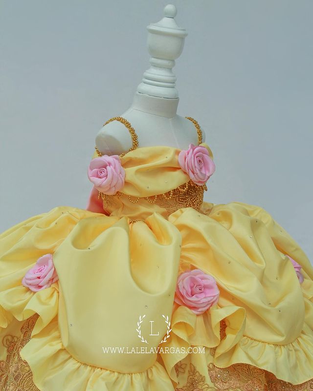 2021 Yellow Lace Beaded Flower Girl Dresses Retro Spaghetti Ball Gown Satin Lilttle Kids Birthday Pageant Weddding Gowns ZJ677