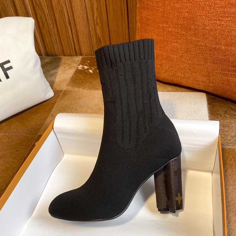 Luxury Brand Socks Boots 2022 Trends Flying Knitting 10cm High Heel Shoes France Designer Womens Leather Rubber Slippers Ankle Plus Size Vintage Girl Dress, Black
Luxury Brand Socks Boots 2022 Trends Flying Knitting 10cm High Heel Shoes France Designer Womens Leather Rubber Slippers Ankle Plus Size Vintage Girl Dress, Black