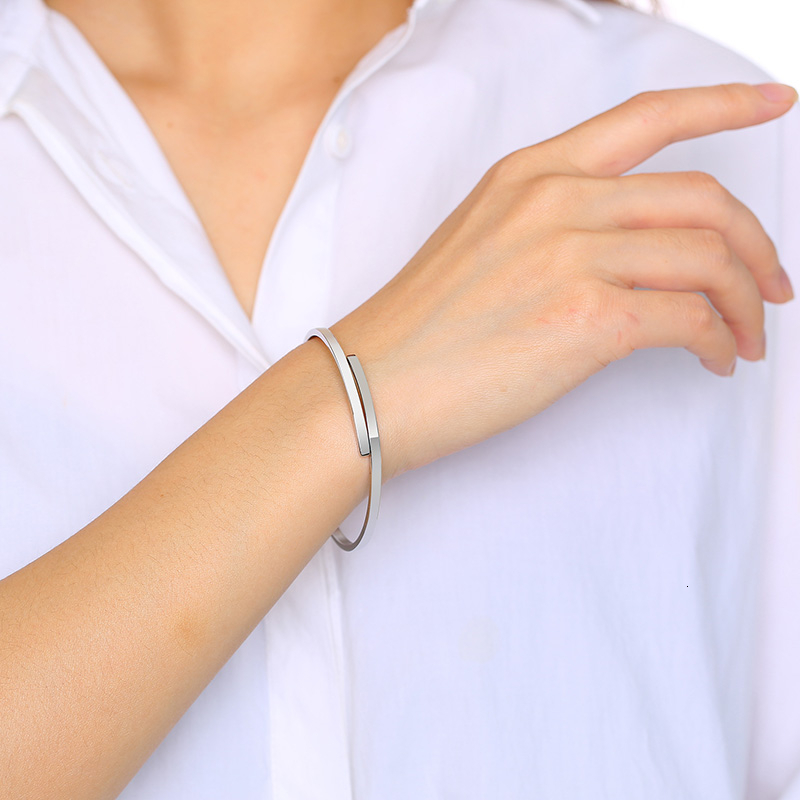 Vnox Adjustable New Disign Bangle Personalize Engrave Name Cuff Bracelets for Women Stainless Steel Custom Bff Gift