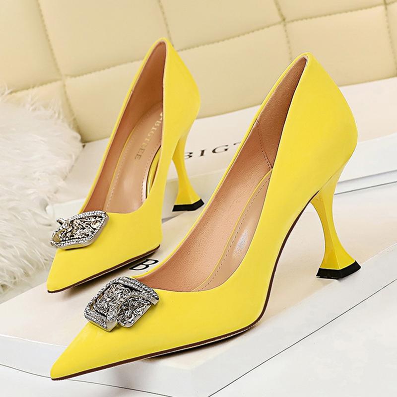Luxury Women Yellow Black 8.5cm High Heels Nightclub Pumps Bling Crystal Wedding Bridal Prom Stiletto Shoes Scarpins Dress
Luxury Women Yellow Black 8.5cm High Heels Nightclub Pumps Bling Crystal Wedding Bridal Prom Stiletto Shoes Scarpins Dress