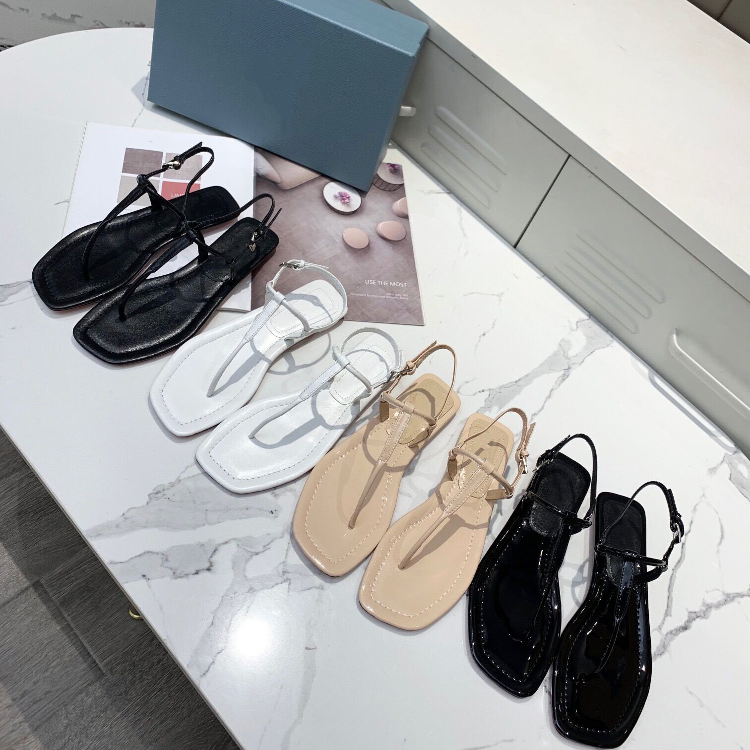 Women Sandals Summer Slides Luxury Designer Shoes Platform Sandal Leather Flip Flops Triangle Label Size 34-41 XX-0262, White
Women Sandals Summer Slides Luxury Designer Shoes Platform Sandal Leather Flip Flops Triangle Label Size 34-41 XX-0262, White