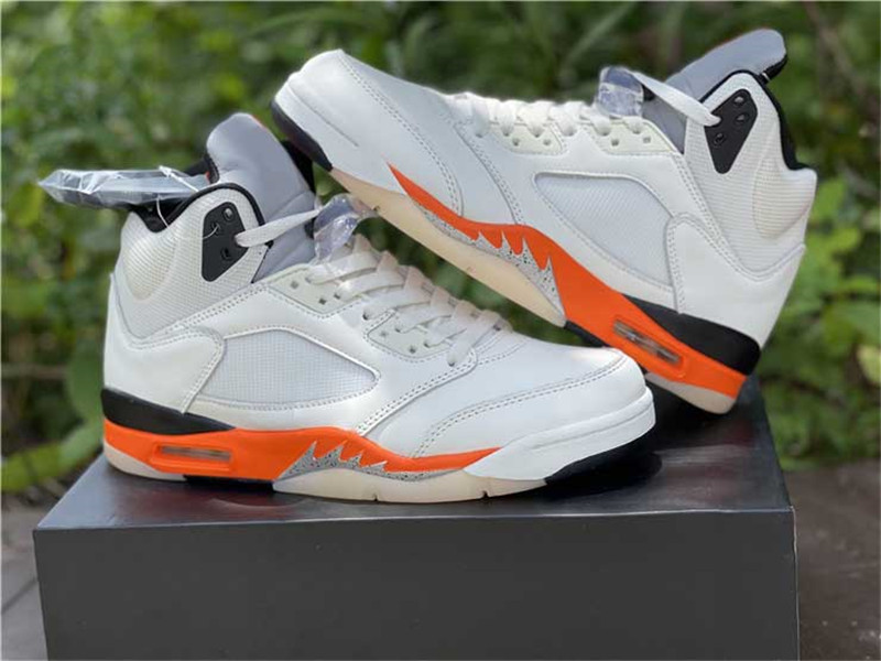 Authentic 5 Shattered Backboard Sneakers Sail Orange Blaze Metallic Silver Black 5S Silver reflective Retro Men Sports shoes With Box
Authentic 5 Shattered Backboard Sneakers Sail Orange Blaze Metallic Silver Black 5S Silver reflective Retro Men Sports shoes With Box