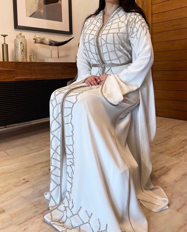 Luxury Crystals Beading Moroccan Kaftan Evening Dresses With Long Cape Wrap Takchita Bridal Kaftan Mariage Reception Gowns Arabic Dubai Muslim Women P