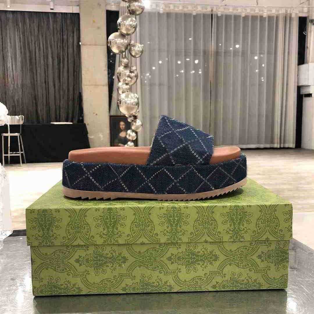 2021 fashion ladies slippers luxury designers graphic platform simple atmospheric drag is high quality sponge at the end of the summer Sandals, Brown
2021 fashion ladies slippers luxury designers graphic platform simple atmospheric drag is high quality sponge at the end of the summer Sandals, Brown