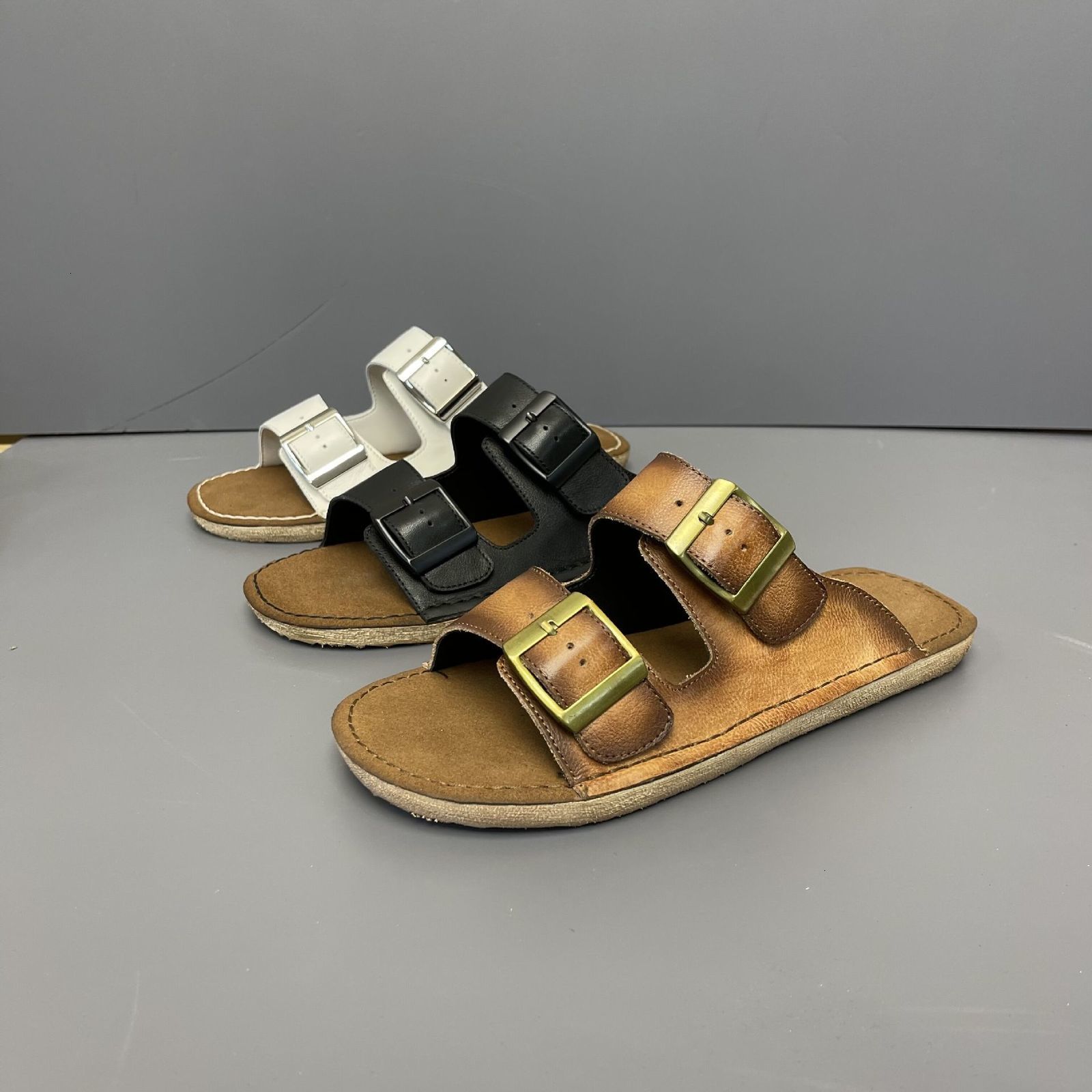 sports Slippers men's Outdoor sandals slippers summer wear trend leisure driving fashion brand L88B, 1# shoe box
sports Slippers men's Outdoor sandals slippers summer wear trend leisure driving fashion brand L88B, 1# shoe box