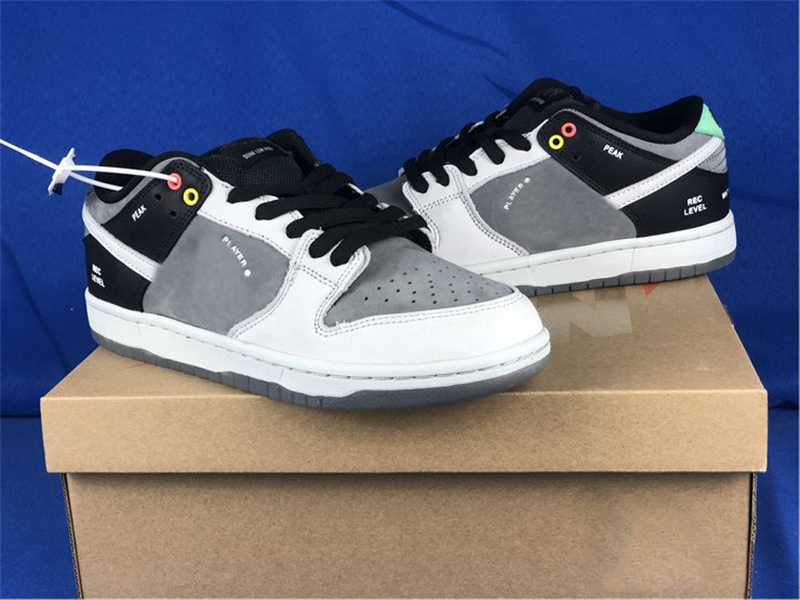 2021 Authentic VX1000 Camcorder Dunk Shoes Low Grey SB Black White Sean Cliver Travis Scott StrangeLove Chunky Dunky Bears Men Women Outdoor Sneakers
2021 Authentic VX1000 Camcorder Dunk Shoes Low Grey SB Black White Sean Cliver Travis Scott StrangeLove Chunky Dunky Bears Men Women Outdoor Sneakers