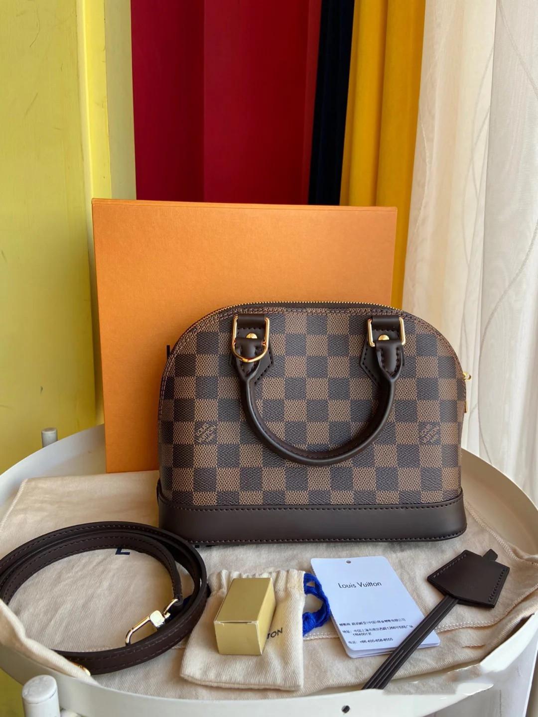 LV LOUIS handbags VITTON ALMA BB Handbag Women Leather Shoulder Bags Fashion Designer Female Messenger Shell Bag Purse
LV LOUIS handbags VITTON ALMA BB Handbag Women Leather Shoulder Bags Fashion Designer Female Messenger Shell Bag Purse