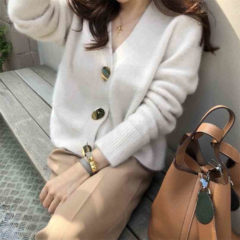 Women V Neck Short Cardigan Spring Autumn Golden Button Single Breasted Knitted Tops Korean Fashion Ladies Sweaters 210525
Women V Neck Short Cardigan Spring Autumn Golden Button Single Breasted Knitted Tops Korean Fashion Ladies Sweaters 210525