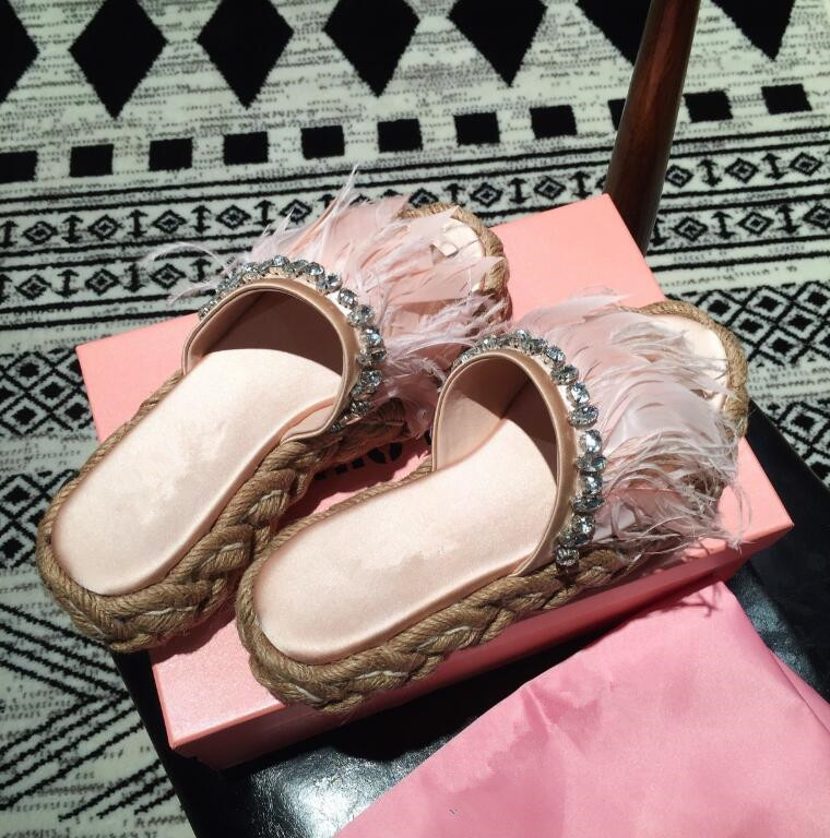 2022 Slippers Women Slides MILANO Brand Flip Flops Shoes Genuine Leather Square Toe Summer Slide Designers Sandals Casual Flats In Stock, Black
2022 Slippers Women Slides MILANO Brand Flip Flops Shoes Genuine Leather Square Toe Summer Slide Designers Sandals Casual Flats In Stock, Black