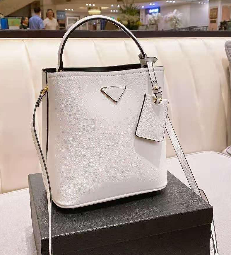 High-level brand Shoulder Bags Designers Luxurys fashion Bucket Handbag Ladies women messenger leather High Quality Cross body Bag, Red
High-level brand Shoulder Bags Designers Luxurys fashion Bucket Handbag Ladies women messenger leather High Quality Cross body Bag, Red