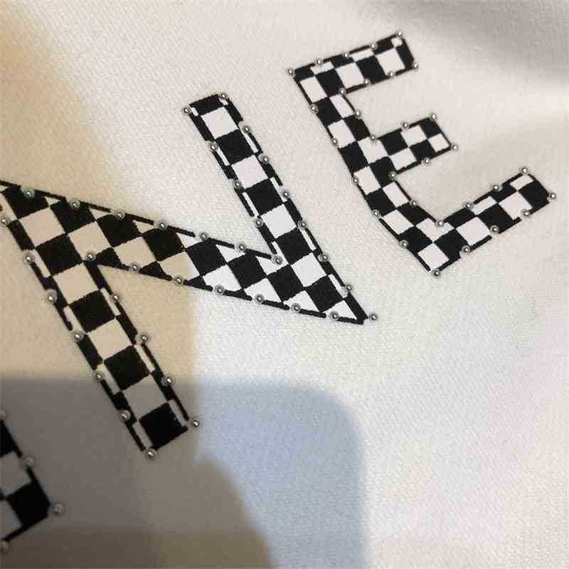 Early autumn 2021 new Aidou Lisa Mika hip hop casual black and white checkerboard printed Hooded Sweater2021
Early autumn 2021 new Aidou Lisa Mika hip hop casual black and white checkerboard printed Hooded Sweater2021