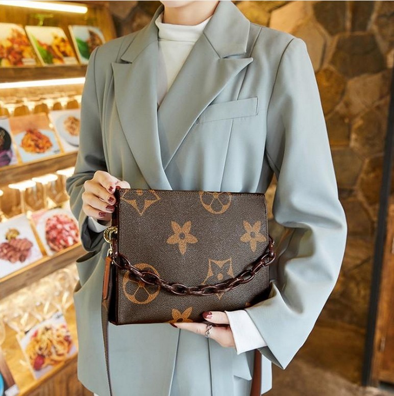 Designs Tote Handbag Fashion Luxury Mini Shopping Crossbody Bag Designer Messenger Purse Floral High quality women, Brown
Designs Tote Handbag Fashion Luxury Mini Shopping Crossbody Bag Designer Messenger Purse Floral High quality women, Brown