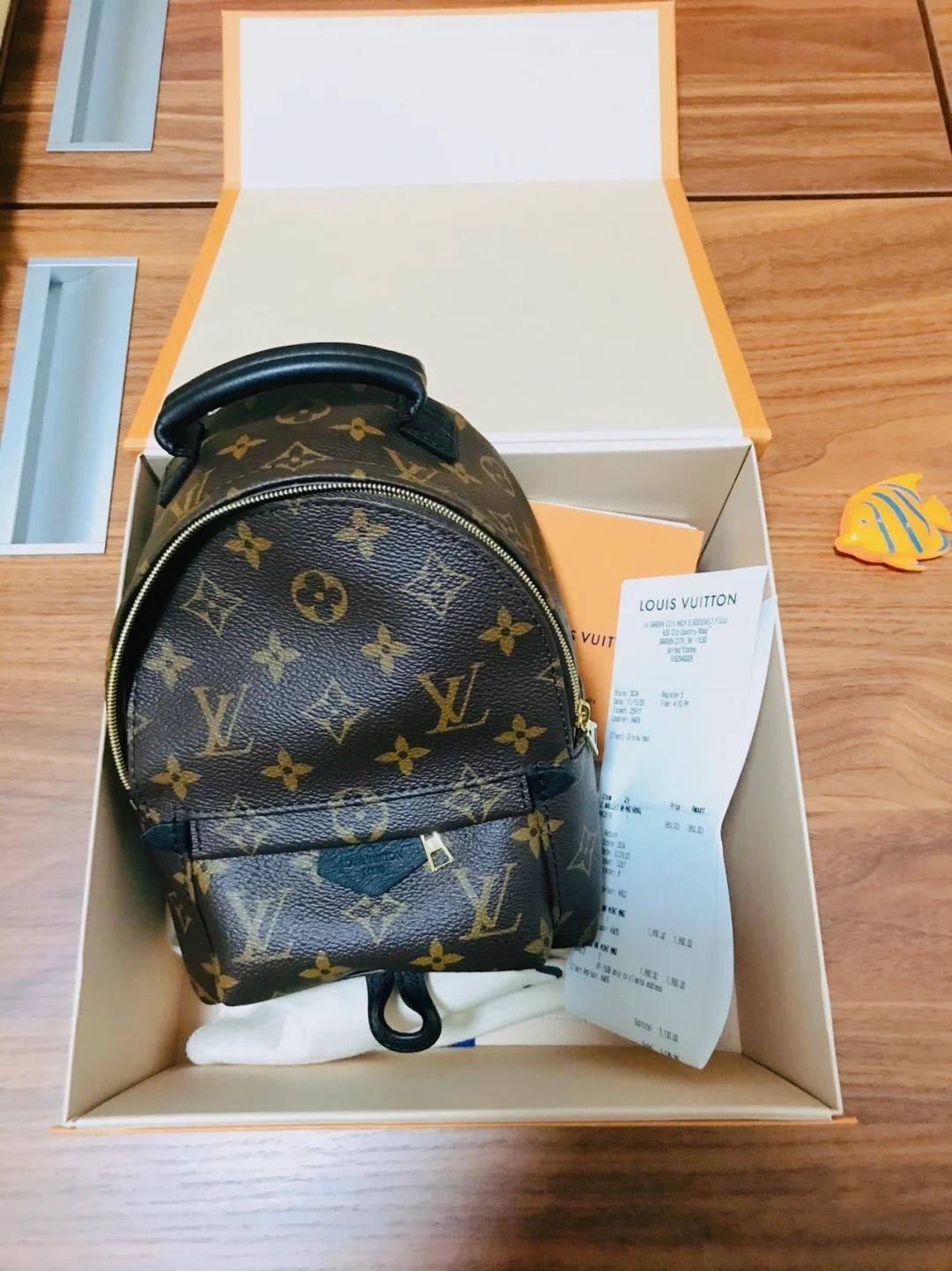 Lv LOUIS BAG VITTON 2021 PALM SPRINGS MINI Backpack Women Handbags Luxurys Shoulder Bags Designers Messenger Bag Leather Purse, Red;black
Lv LOUIS BAG VITTON 2021 PALM SPRINGS MINI Backpack Women Handbags Luxurys Shoulder Bags Designers Messenger Bag Leather Purse, Red;black