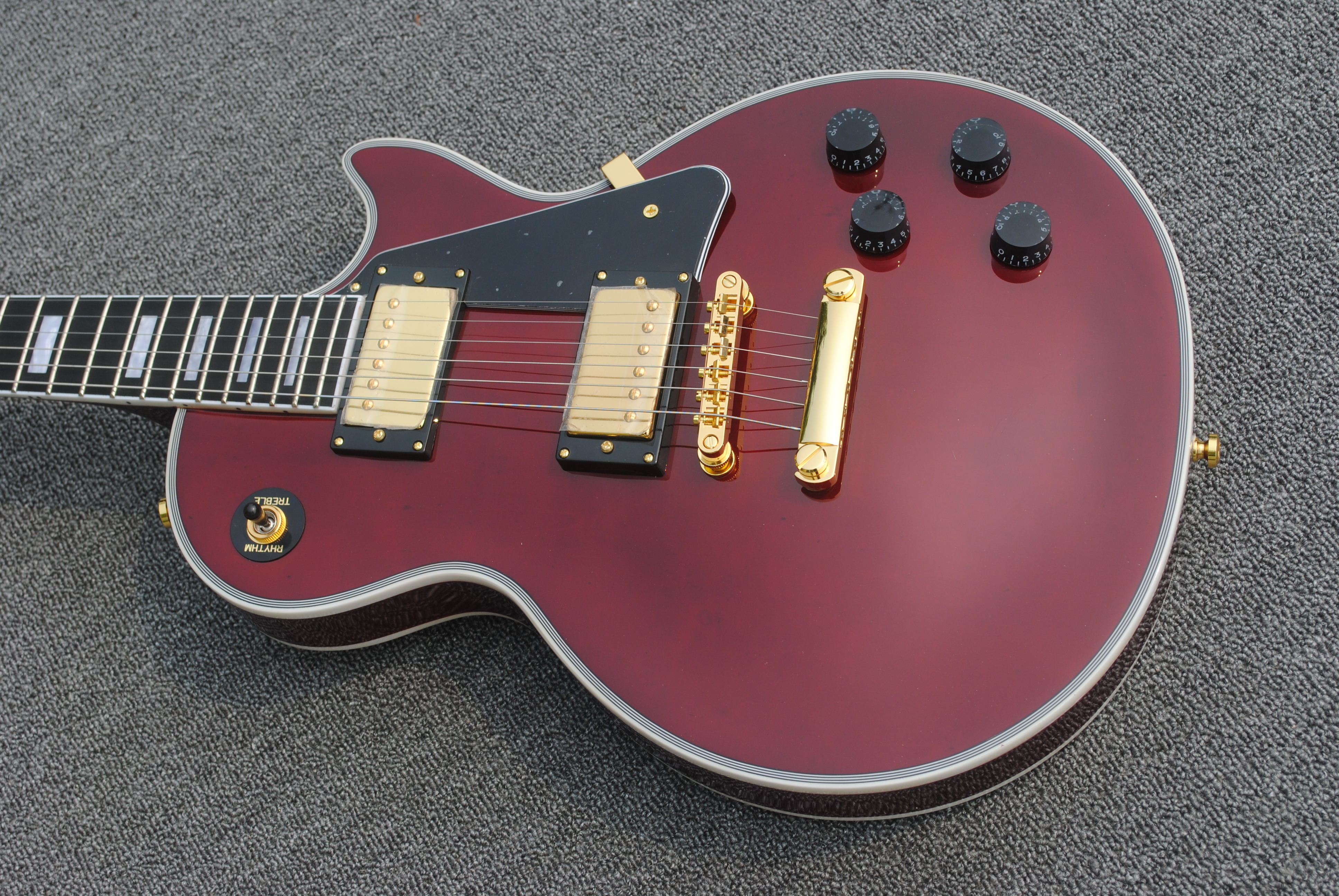 Classical 57 Version Transparent Red Model Lp Standard Guitar Mahogany body Cream Binding guitarra
Classical 57 Version Transparent Red Model Lp Standard Guitar Mahogany body Cream Binding guitarra
