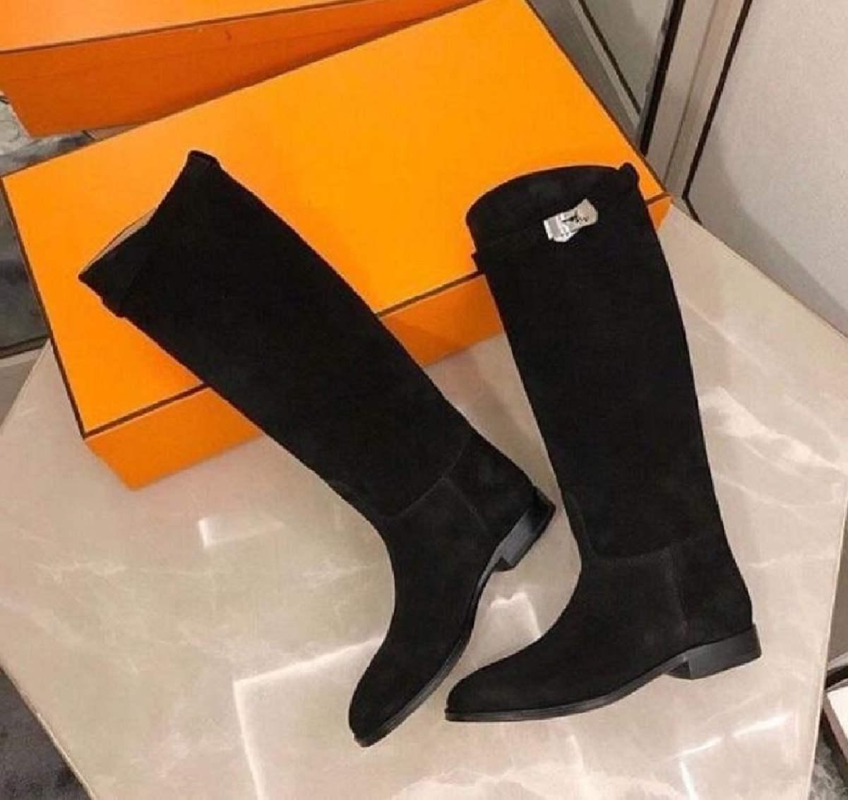 Perfect Brands Jumping Tall Boot Kelly Buckles Women Genuine Leather Knee-boots Black Brown Ladies Martin Booties Female Winter Lady Knight Boots 
Perfect Brands Jumping Tall Boot Kelly Buckles Women Genuine Leather Knee-boots Black Brown Ladies Martin Booties Female Winter Lady Knight Boots