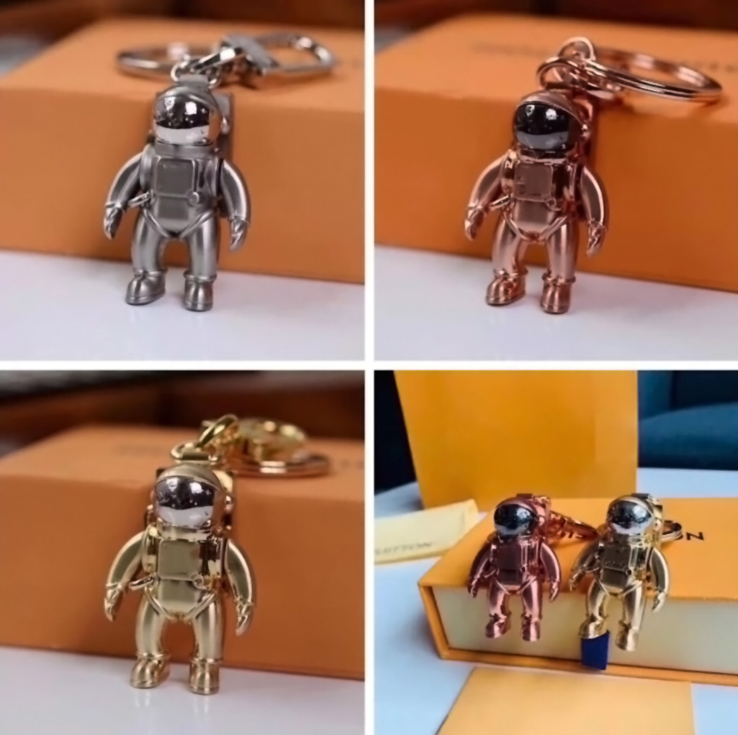High quality key chain creative astronaut solid metal car keychains gift box packaging