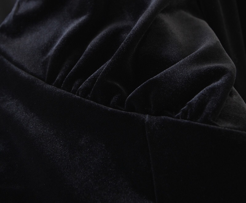 French Black Velvet Shirt Retro Woman V neck Slim Waist Single-breasted Long sleeve Blouse Velour Tops Blousas 210429