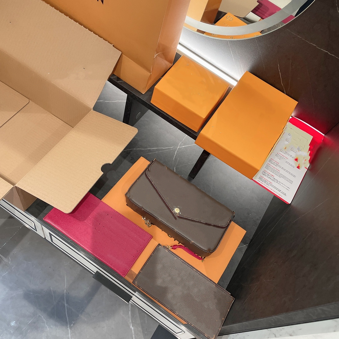 High quality short wallet Fashion Bags discount original box card holder design plaid flower
High quality short wallet Fashion Bags discount original box card holder design plaid flower