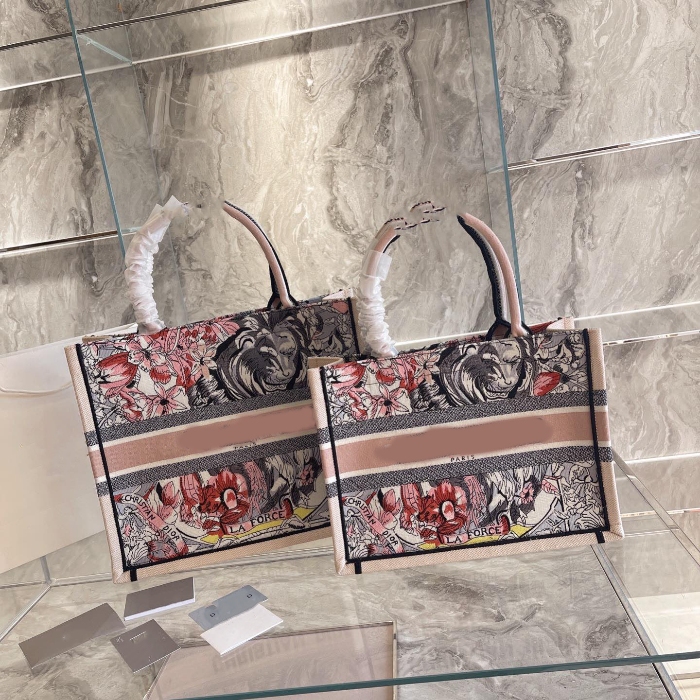 2022 fashions classic hand bags designer double letter large capacity shopping bag ladies fashion shoulder bags
2022 fashions classic hand bags designer double letter large capacity shopping bag ladies fashion shoulder bags