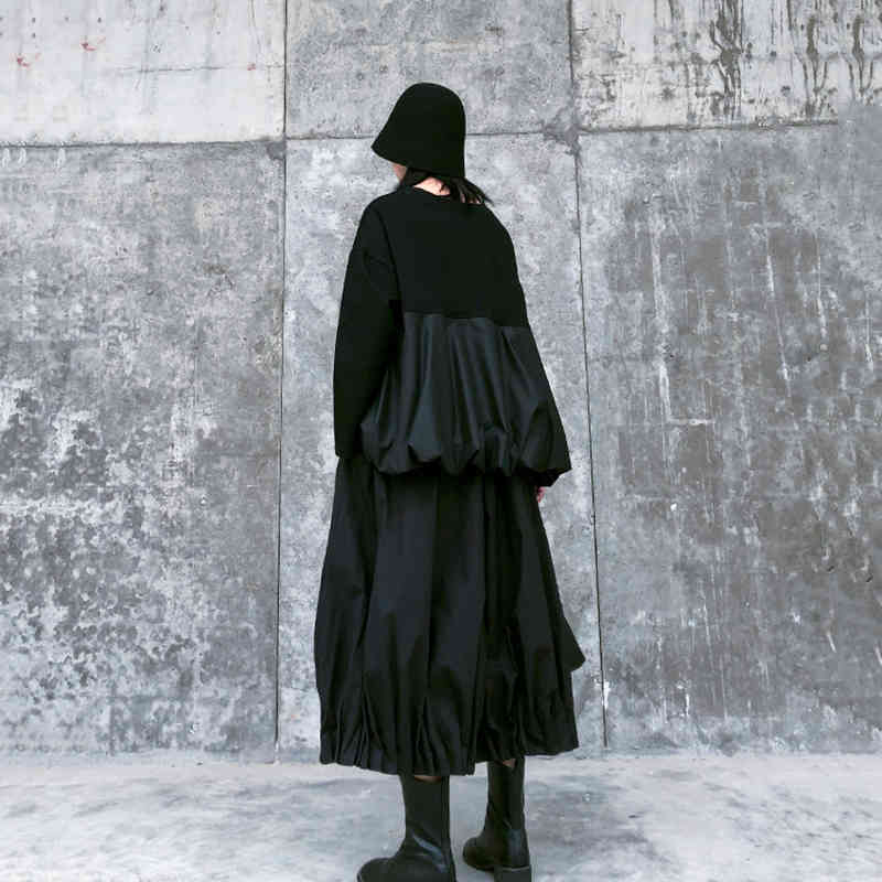 EAM Women Contrast Color Pleated Split Big Size Tshirt Round Neck Long Sleeve Fashion Spring Autumn 1R1 210406