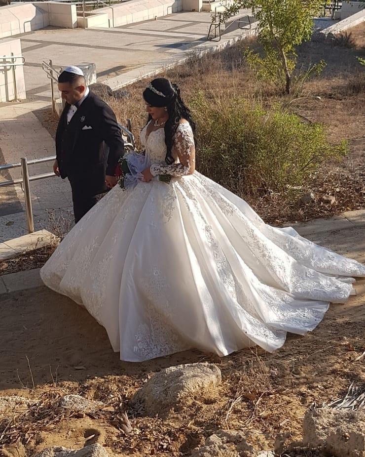 2021 Gorgeous Arabic Aso Ebi A Line Wedding Dresses Bridal Dress Plus Size Luxurious Lace Crystal Beaded Long Sleeves Vintage Weddings Gowns Corset Ba