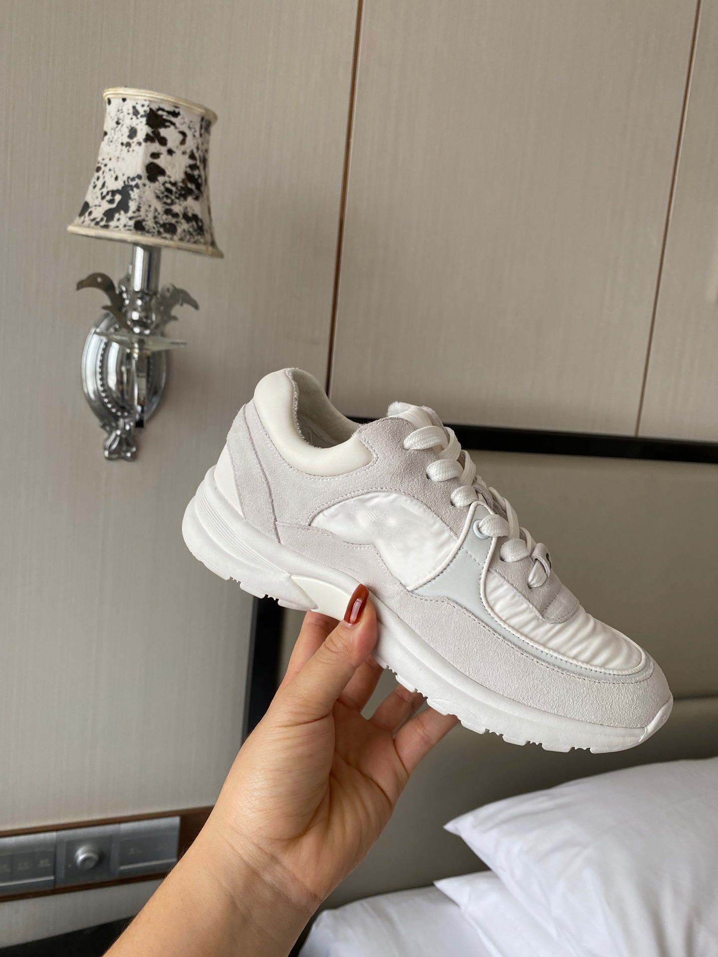 designer sneakers men women reflective casual shoes party velvet calfskin mixed fiber top quality with box size 35-46, Color 25
designer sneakers men women reflective casual shoes party velvet calfskin mixed fiber top quality with box size 35-46, Color 25