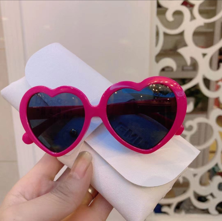 Sunglasses for Child Heart-Shape Frame Cute Wild Outdoor Travel Anti-Uv Eyeglasses Trendy Kids Glasses Wholesale Z260305