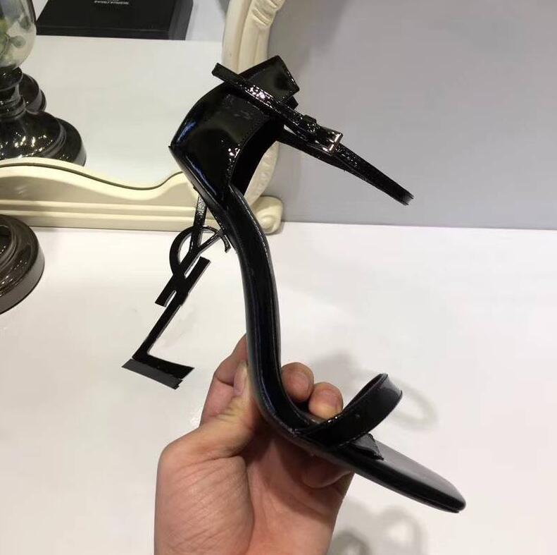 New Y style classic brand pointed high-heeled sandals with leather 8-10 cm letter heel women's wedding shoes patent leather
New Y style classic brand pointed high-heeled sandals with leather 8-10 cm letter heel women's wedding shoes patent leather