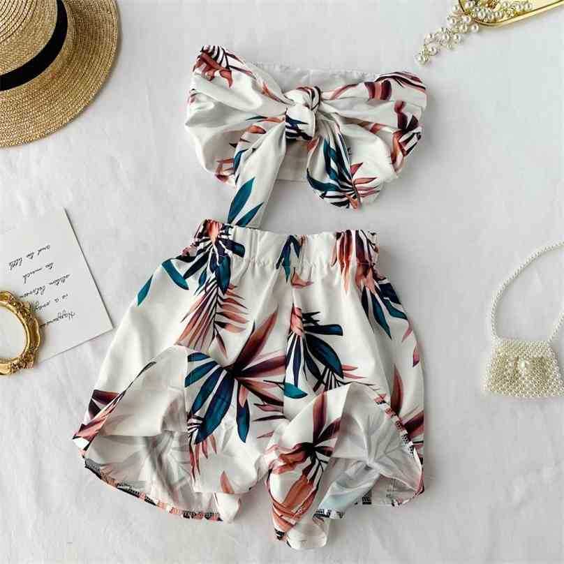 Bohe Style Two Piece Sets Women Summer Sexy Suit V-neck Crop Tops + Short Pants Woman Tropic Floral Print 2 Pcs Twinset 210525
Bohe Style Two Piece Sets Women Summer Sexy Suit V-neck Crop Tops + Short Pants Woman Tropic Floral Print 2 Pcs Twinset 210525