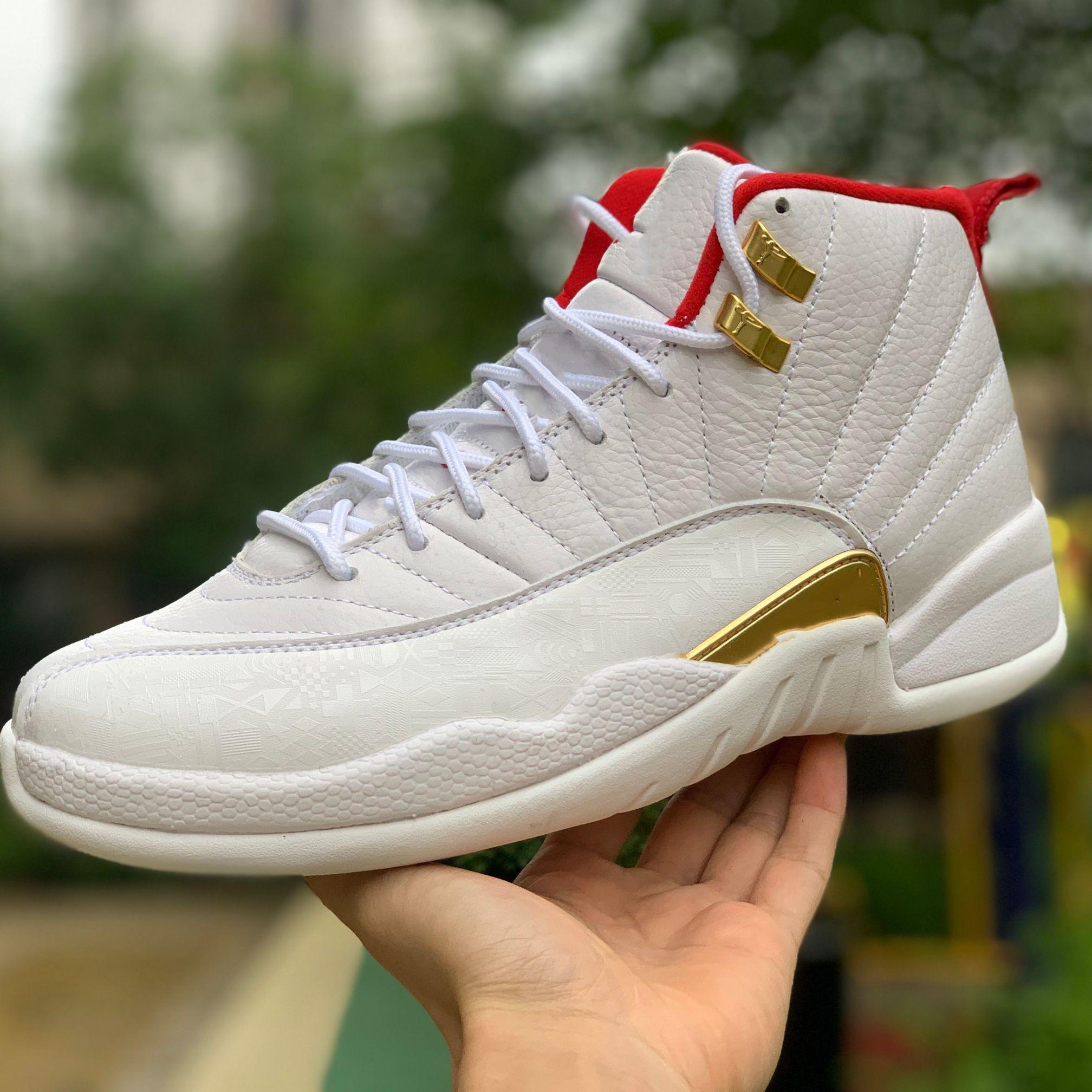12 (2021) men Casual shoes 130690-107 with WHITE UNIVERSITY RED METALLIC chaussures hommes Schoenen Top 40-47 new top 2021
12 (2021) men Casual shoes 130690-107 with WHITE UNIVERSITY RED METALLIC chaussures hommes Schoenen Top 40-47 new top 2021