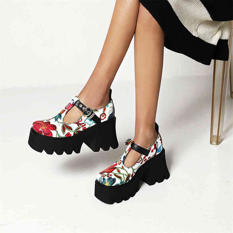 Sandals Women's high-heeled shoes spring in autumn mary print platform retro jane large size -fits-all leather ORYA, 1# shoe box
Sandals Women's high-heeled shoes spring in autumn mary print platform retro jane large size -fits-all leather ORYA, 1# shoe box