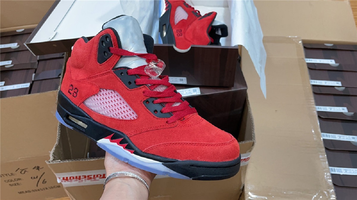5 Raging Bull aka Toro Bravo Authentic quality Man Basketball Shoes Outdoor Sneakers 23 DD0587-600 With Original Box
5 Raging Bull aka Toro Bravo Authentic quality Man Basketball Shoes Outdoor Sneakers 23 DD0587-600 With Original Box