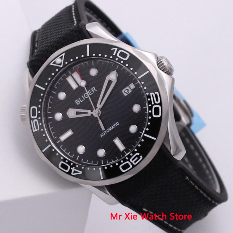 Wristwatches 41mm Automatic Mechanical Mens Watch Rubber Strap Luminous Waterproof Military Calendar Clock Wristwatch Me, No13
Wristwatches 41mm Automatic Mechanical Mens Watch Rubber Strap Luminous Waterproof Military Calendar Clock Wristwatch Me, No13