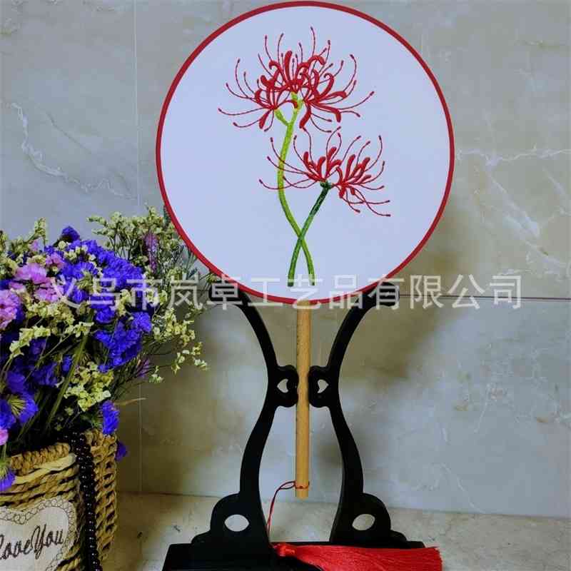Embroidered antique Han suit with scenery photography dance props 21cm single-sided machine embroidered round fan
Embroidered antique Han suit with scenery photography dance props 21cm single-sided machine embroidered round fan