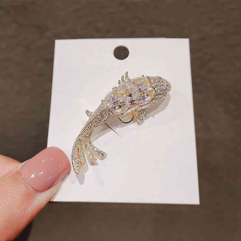 Japan and South Korea Have a Tide of Fish Brooches Every Year. Personality Small Brooch Buckle Sweater Suit Accessories Female