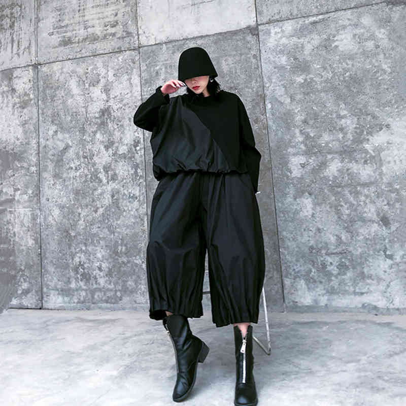 EAM Women Contrast Color Pleated Split Big Size Tshirt Round Neck Long Sleeve Fashion Spring Autumn 1R1 210406