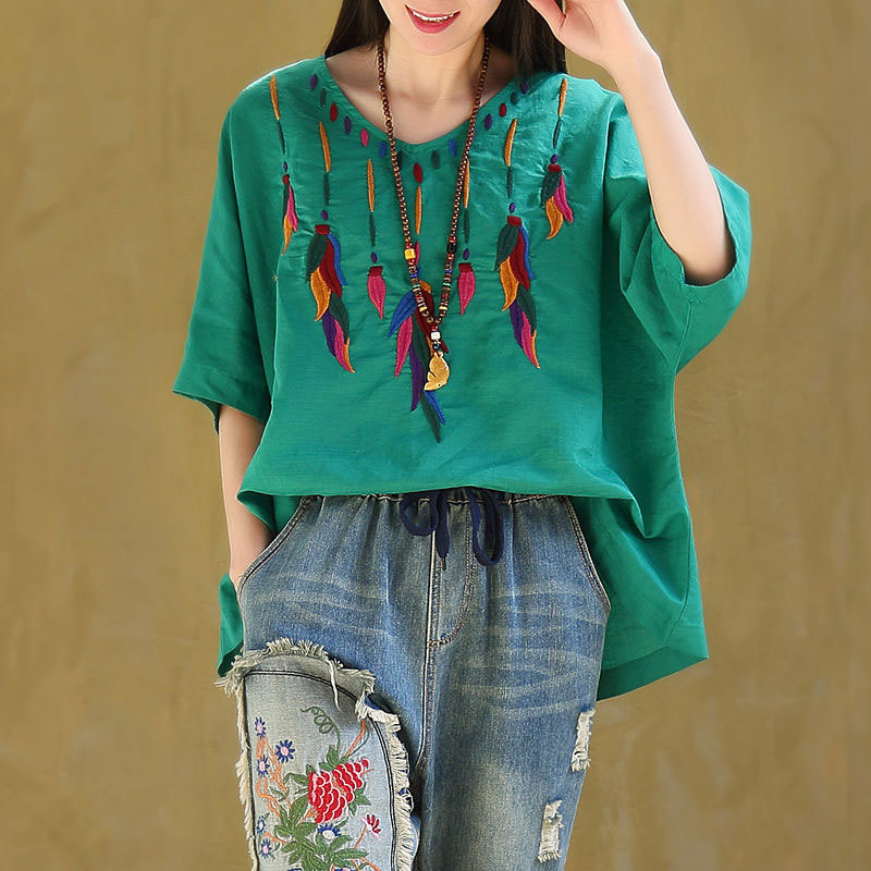 Summer Women Tshirt Plus Size Short Sleeve Loose Feather Embroidery V Neck T Shirts Lady cotton linen Vintage Tee Tops HX13 210512