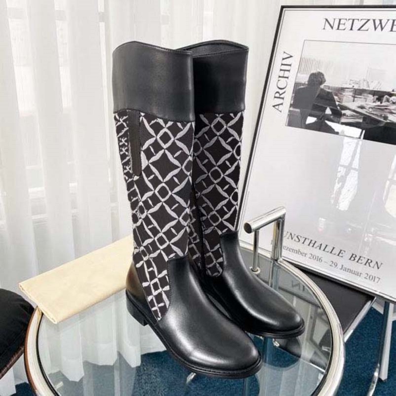 Quality fashion leather star women Designer boots martin short autumn winter ankle Exquisite woman shoes cowboy booties bagshoe1978 23, Box
Quality fashion leather star women Designer boots martin short autumn winter ankle Exquisite woman shoes cowboy booties bagshoe1978 23, Box