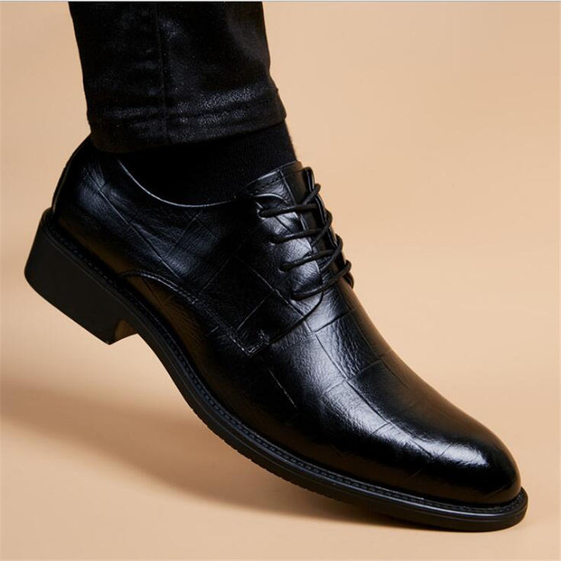 Men's Dress Shoes Men's Fashion Business Dress Shoes Uomini Classic Leather Men's Set