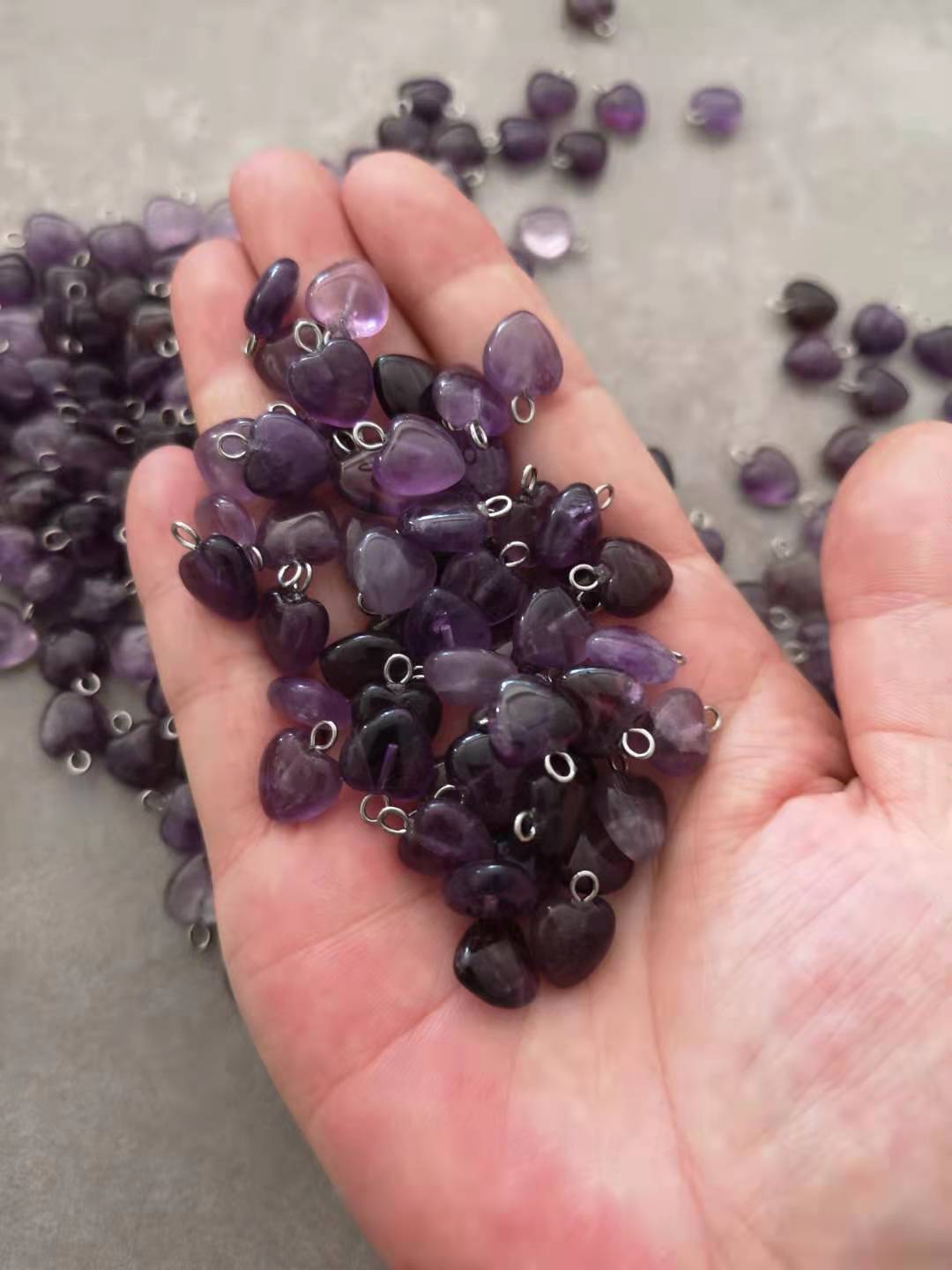 10Pcs Heart Amethyst Stone Pendant for Necklace 10-11mm Natural Gemstone Pendants Bulk Sale
10Pcs Heart Amethyst Stone Pendant for Necklace 10-11mm Natural Gemstone Pendants Bulk Sale