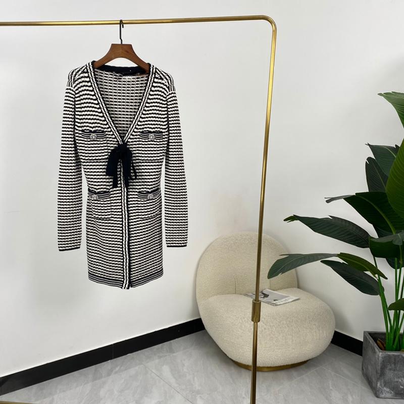 Casual Dresses 2021 Autumn Office Lady Multi-pocket Top Quality Solid Black White Striped V-Neck Bow Knitting Mini For Women, Black;gray
Casual Dresses 2021 Autumn Office Lady Multi-pocket Top Quality Solid Black White Striped V-Neck Bow Knitting Mini For Women, Black;gray