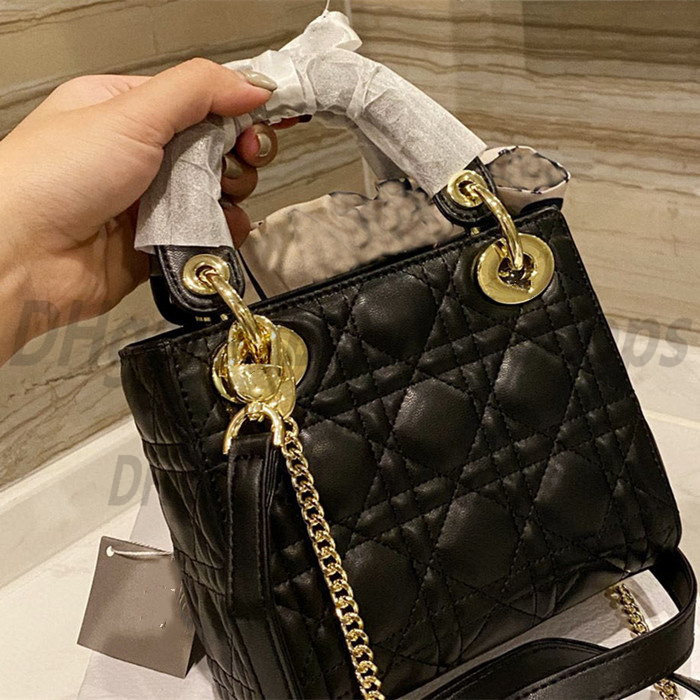 High Quality D luxurys designers Fashion Women Leather Shoulder Bags Handbags Totes Clutch Gold buckle 3 grid bag classic crossbody 2021 Han
High Quality D luxurys designers Fashion Women Leather Shoulder Bags Handbags Totes Clutch Gold buckle 3 grid bag classic crossbody 2021 Han