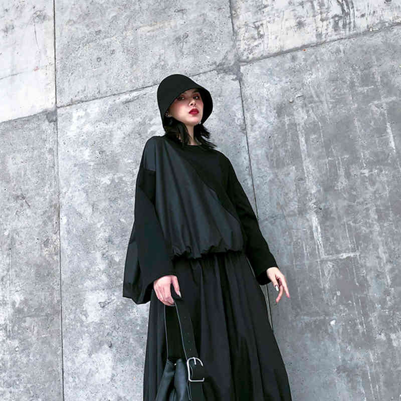 EAM Women Contrast Color Pleated Split Big Size Tshirt Round Neck Long Sleeve Fashion Spring Autumn 1R1 210406