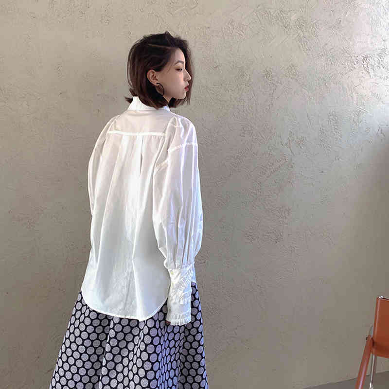 Minimalist White Shirt For Women Lapel Long Sleeve Casual Loose Blouse Female Fashion Spring Clothes 210524