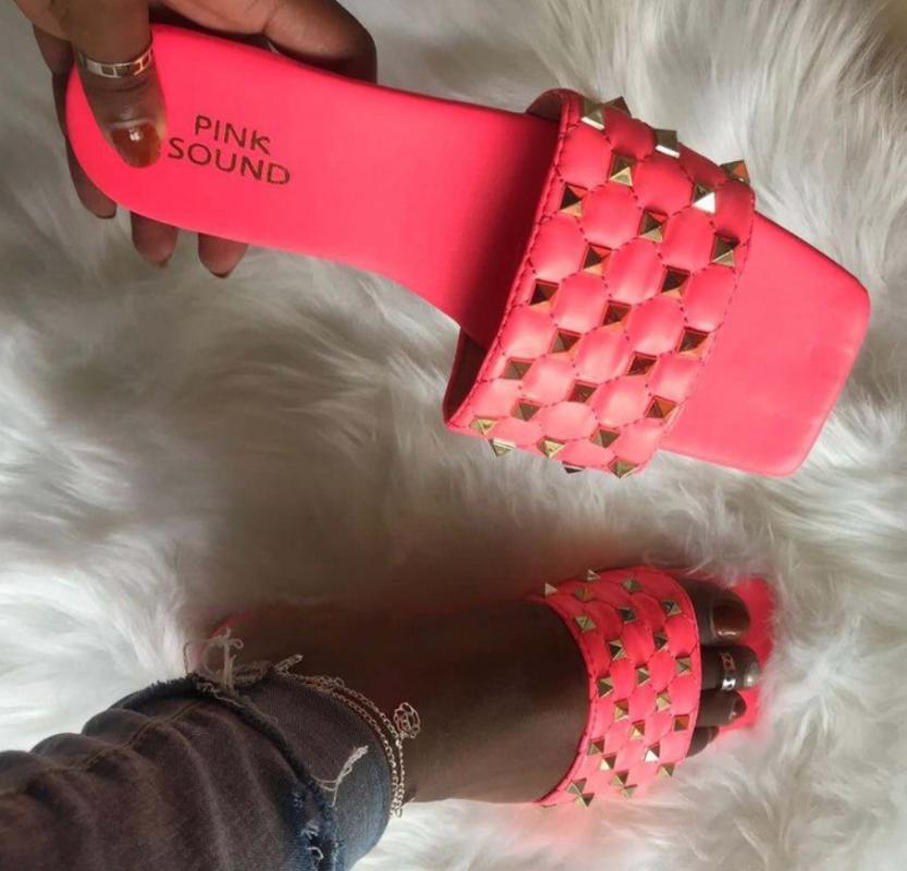 Women Rivet Slippers Flat Casual Ladies Slides Open Toe Outside Metal Decoration Soft Beach Shoes Summer Female Footwear, Black
Women Rivet Slippers Flat Casual Ladies Slides Open Toe Outside Metal Decoration Soft Beach Shoes Summer Female Footwear, Black
